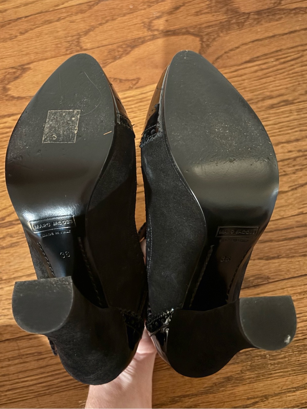 MARC JACOBS Black Patent T-Strap Mary Jane Platform Heels - Picture 11 of 14